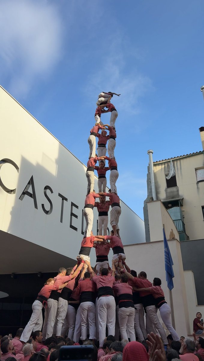 collavella's tweet photo. A segona ronda descarreguem el 3d9f!
#castells #collavella https://t.co/kvXuoPnuPs