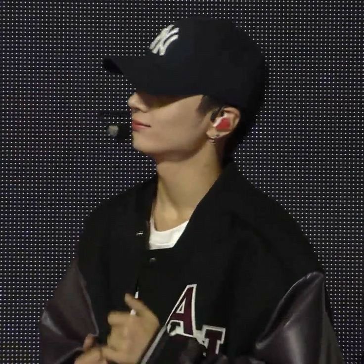 02byjay's tweet photo. my american boy #JAY #제이 https://t.co/MUgKVXROdo