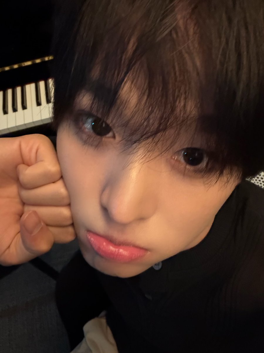 Gwonbeopnyang's tweet photo. @rikujota 이게맞쥐ㅋㅋ(햄묘가먹으라고할때까지기다리는쿠👇🏽) https://t.co/LosCd0LUlR