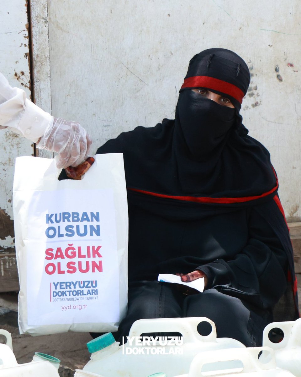 YYD_tr's tweet photo. 📍Yemen'de kurban oldu, sağlık oldu! 🐏

Desteklerinizle Yemen bu yıl bayramı mutlulukla karşıladı!❤️ https://t.co/hO27VHhZui