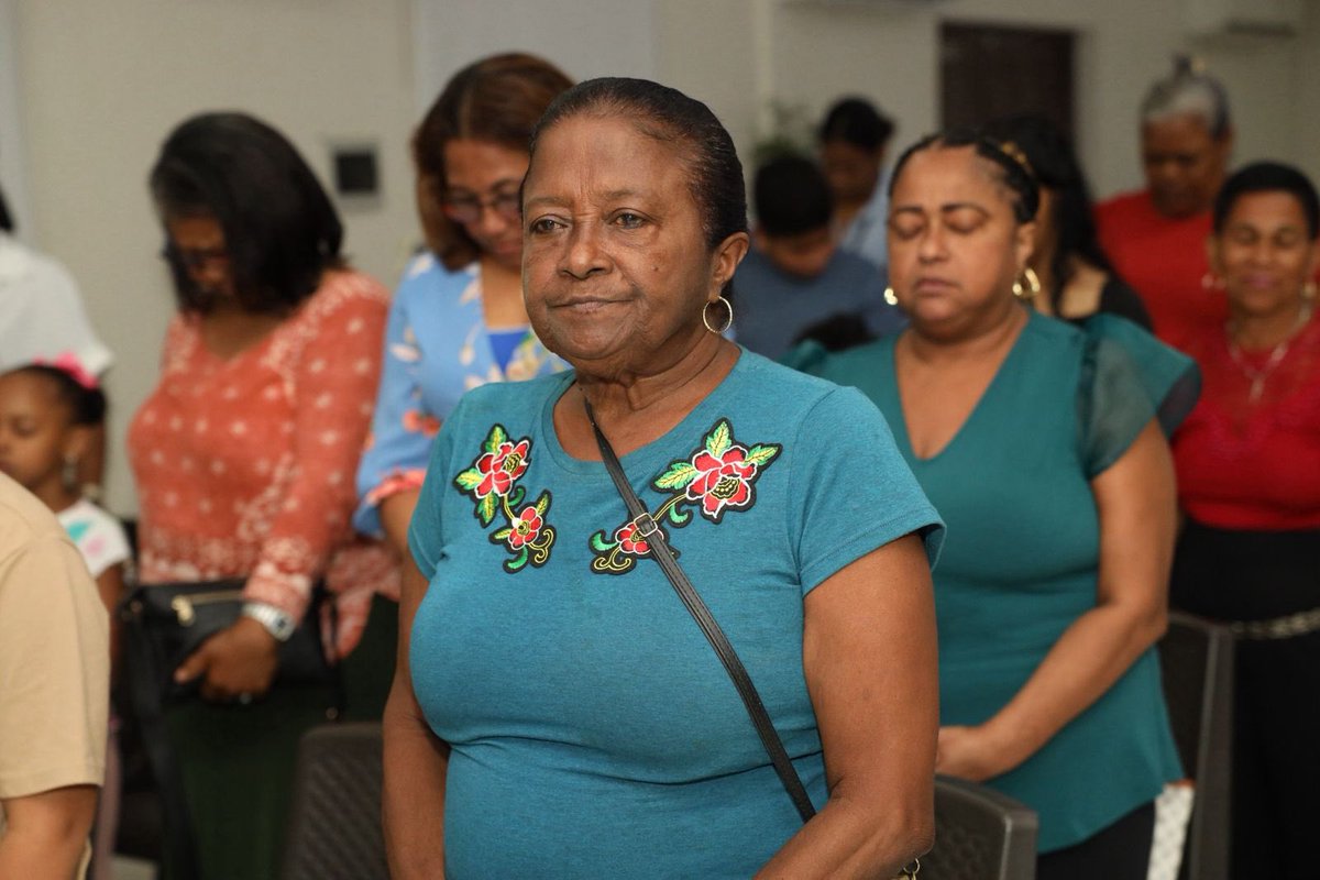 partidodxc's tweet photo. La actividad de celebrar a las madres va más allá de un acto simbólico, es reconocer el papel central que tienen en la construcción de la familia y de la sociedad dominicana. 

#DxC https://t.co/5IyZ7fq65E