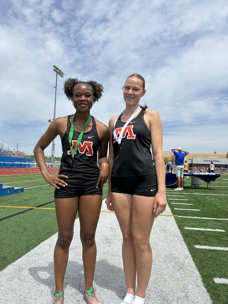 SpudTrack's tweet photo. ‼️Girls 100 Hurdles‼️

Congrats to Rachel (5th place) and Annie (3rd place)👏👏👏 https://t.co/5WlBmv5C6U