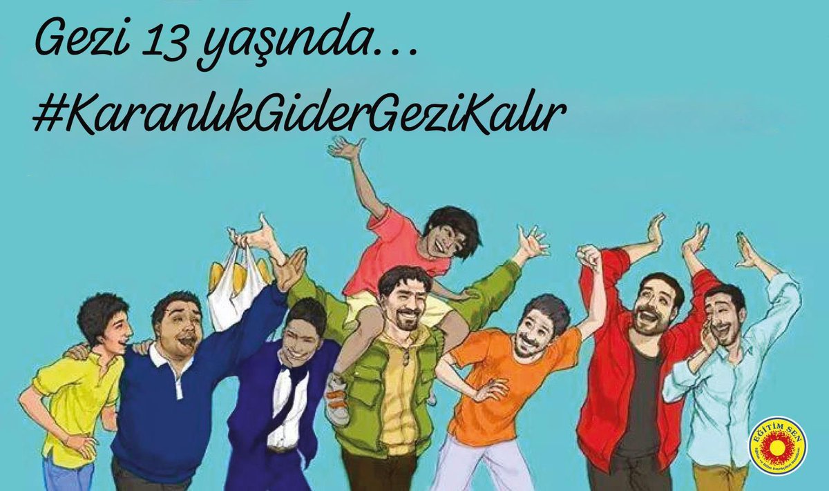 egitimsen's tweet photo. 🔴GEZİ DİRENİŞİ’NİN 13. YILDÖNÜMÜ: “YILGINLIK YOK, MÜCADELEYE DEVAM!
 
Gezi Direnişi’nin üzerinden tam 13 yıl geçti. Milyonlarca insanı eşitlik, özgürlük, adalet, barış, demokrasi ve laiklik talebiyle alanlarda buluşturan Gezi; Türkiye tarihinin en kitlesel, en yaygın ve en görkemli halk hareketlerinden biri olarak hafızalarımızdaki canlılığını ve toplumsal mücadele açısından taşıdığı umudu korumaktadır.

Gezi’de yaşamını yitiren gençlerimizi bir kez daha saygıyla anıyor; katillerinin ve bu cinayetlerin arkasındaki siyasi iradenin peşini bırakmayacağımızı bir kez daha ilan ediyoruz.

Gezi’nin bize bıraktığı en büyük miras dayanışmadır. Çünkü biliyoruz: Kurtuluş yok tek başına; ya hep beraber, ya hiçbirimiz!
Bugün Gezi’yi hatırlamak, sadece geçmişte yaşanmış bir halk hareketini anmak değildir. Aynı zamanda Gezi’nin yarattığı toplumsal umuttan intikam almak amacıyla yürütülen hukuksuzluklara karşı ses yükseltmektir. Siyasi iktidar, Gezi’yi yıllardır demokratik muhalefeti cezalandırmanın bahanesi haline getirmiştir. Uydurma delillerle ve siyasi intikam hırsıyla Gezi Parkı davasında verilen ağır cezalar ile sürdürülen tutukluluklar, Türkiye’de yargının bağımsızlığını büyük ölçüde yitirdiğinin en somut göstergelerinden biridir.
Daha da vahimi, bu süreçte Anayasa Mahkemesi’nin verdiği hak ihlali kararları ve tahliye hükmü içeren bağlayıcı kararlar yerel mahkemelerce açıkça tanınmamıştır. Bu durum, ülkede hukuk devletinin, anayasal düzenin ve temel hak güvencelerinin siyasi iktidarın keyfi uygulamaları karşısında nasıl aşındırıldığını bütün açıklığıyla göstermektedir.

Gezi Direnişi’ni bugün de canlı kılan temel neden, iktidarın baskıcı ve otoriter uygulamalarından rahatsız olan milyonların korku duvarını aşarak alanlara çıkmasıdır. Gezi; yaşam alanlarına, doğaya, emeğe, laikliğe, özgürlüklere ve kamusal haklara sahip çıkma iradesinin ortak bir mücadele zemininde buluşabileceğini göstermiştir.

Gezi sürecinde siyasi iktidar tarafından üretilen ayrımcı, kutuplaştırıcı ve nefret yüklü dil, aradan geçen yıllar içinde daha da sistematik hale getirilmiştir. İktidar karşısında diz çökmeyen, biat etmeyen kişi, kurum, sendika, demokratik kitle örgütü ve siyasi partiler hedef haline getirilmekte; baskı, ceza, yargı sopası ve sindirme politikalarıyla toplumsal muhalefet teslim alınmak istenmektedir.

Ancak Gezi, bu ülkenin halklarına korku duvarlarının aşılabileceğini, dayanışmanın büyütülebileceğini ve milyonların yan yana geldiğinde iktidarların bütün baskı mekanizmalarına rağmen geri adım atmak zorunda kalabileceğini göstermiştir. Meydanlarda dayanışma içinde direnmenin gücünü gören Türkiye halklarının emek, demokrasi, barış, adalet, eşitlik ve özgürlük taleplerindeki ısrarı bugün de sürmektedir.

Başta işçiler ve kamu emekçileri olmak üzere toplumun sömürülen, ezilen, ötekileştirilen ve haksız yere zindanlarda tutulan tüm kesimleri Gezi’nin açtığı yolda yürüdüğü sürece, mücadelenin olduğu her yerde Gezi’den bir iz mutlaka olacaktır.
Gezi Direnişi, geçmişte örülen korku duvarlarını yıkmış; “Bu daha başlangıç, mücadeleye devam!” sözüyle bizlere yürünmesi gereken yolu göstermiştir. Ülkede yaşanan tüm hukuk dışı uygulamalara, hak ihlallerine, anayasayı dahi tanımayan siyasi keyfiyete ve sindirme politikalarına karşı tek çıkar yol; emekçilerin örgütlü, kararlı ve kitlesel mücadelesidir.

Eğitim Sen olarak Gezi Direnişi’nin 13. yılında meydanları dolduran milyonları, Gezi’de yaşamını yitiren gençlerimizi, Gezi davası bahanesiyle zindanlarda tutsak edilen ve iradesi gasp edilen dostlarımızı selamlıyoruz.
Gezi umuttur. Gezi direniştir. Gezi, halkların özgürlük, eşitlik ve adalet iradesidir.
YILGINLIK YOK, MÜCADELEYE DEVAM!

#Gezi13Yaşında
#KaranlıkGiderGeziKalır