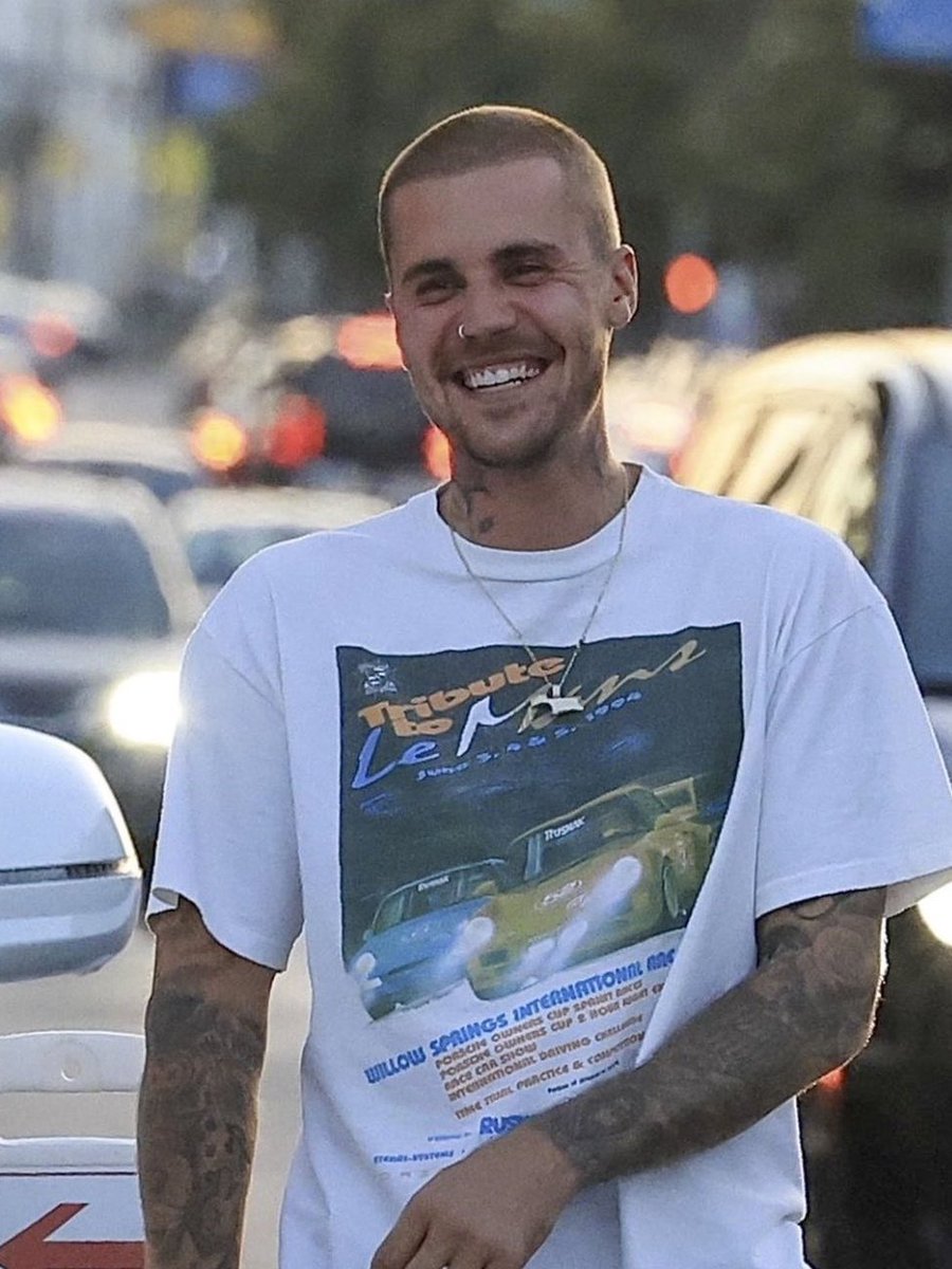 bizzleavenuez's tweet photo. Justin bieber’s forever smile 💌 https://t.co/zFowFc5FY4