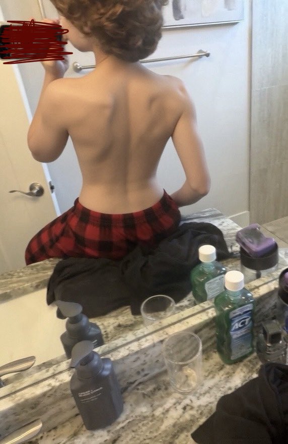 requiemaim's tweet photo. #edtwtㅤ #ed #fatspo #thinspo  guys am I fat or thinspo https://t.co/cTjAKKddxg
