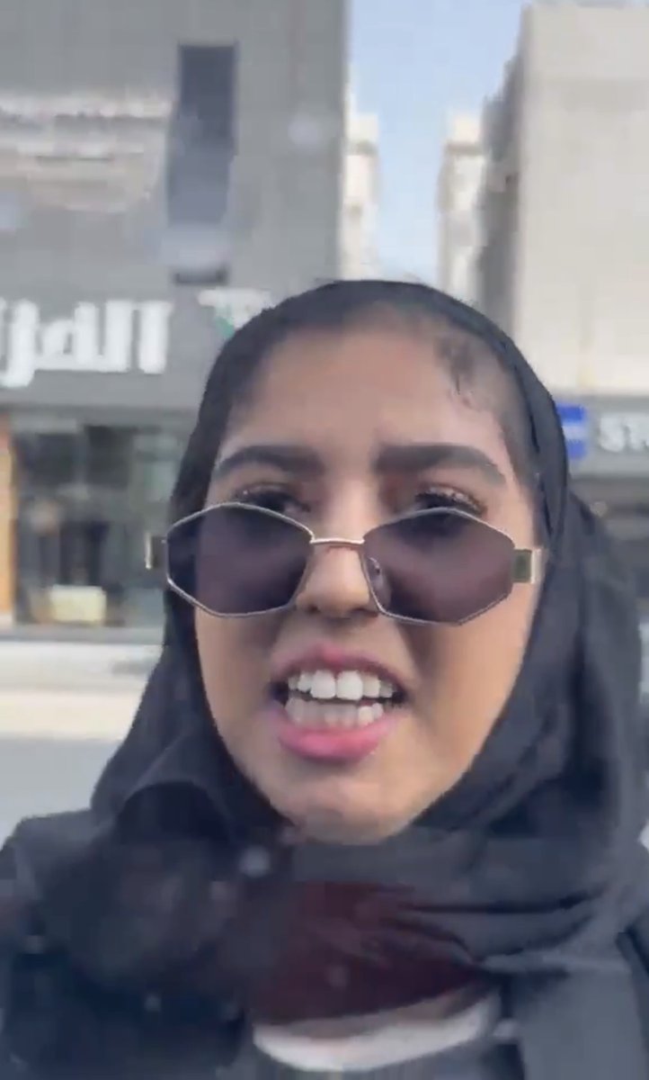 XM__MY's tweet photo. حادثتين متشابهتين
لكن الأدوار معكوسه
مع ان الحادثه نفسها بالضبط !!
لكن ردة الفعل اختلفت في وسائل التواصل
هنا نستوعب طريقة عمل عقل المرأة وكيف معاييرها الأخلاقية غير ثابته وتتغير حسب العضو التناسلي للمتهم
وهنا نستنتج سبب تحريم مهنة القضاء على المرأة والحكمه من ذلك https://t.co/xLmNufe60J