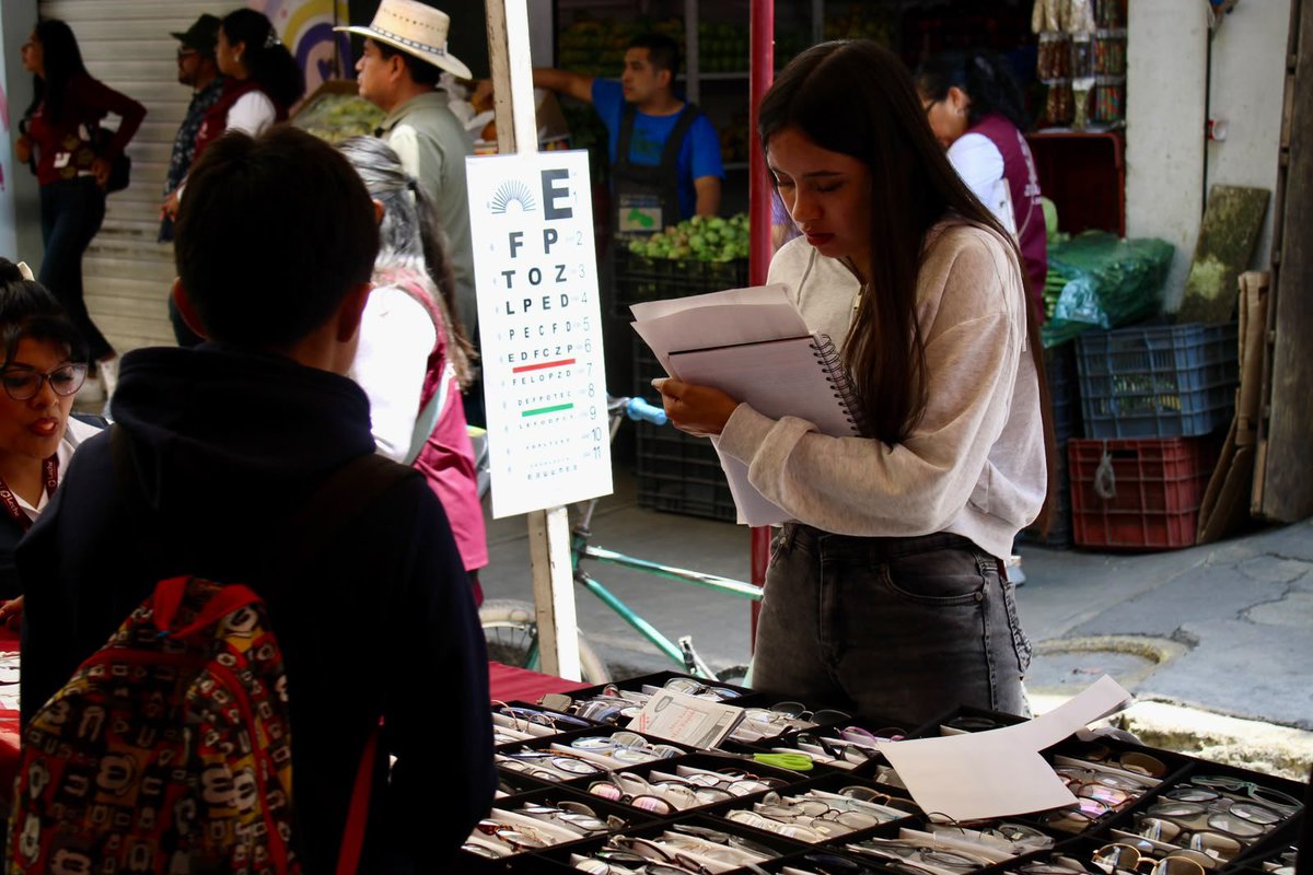 Dolores_PL's tweet photo. 💚✨ ¡Gracias, vecinas y vecinos del #Distrito4 en #Iztapalapa!

Su asistencia y participación en la #JornadaPorLaPaz demuestran que cuando trabajamos juntas y juntos, logramos construir una comunidad más unida, segura y solidaria 🤝🏡

Cada persona que acudió contribuye a fortalecer el bienestar colectivo y a seguir impulsando espacios de paz para nuestras familias 👨‍👩‍👧‍👦✨

¡Sigamos organizándonos y participando por el bien de nuestra comunidad!

#DoloresDiputada #SeguimosHaciendoHistoria