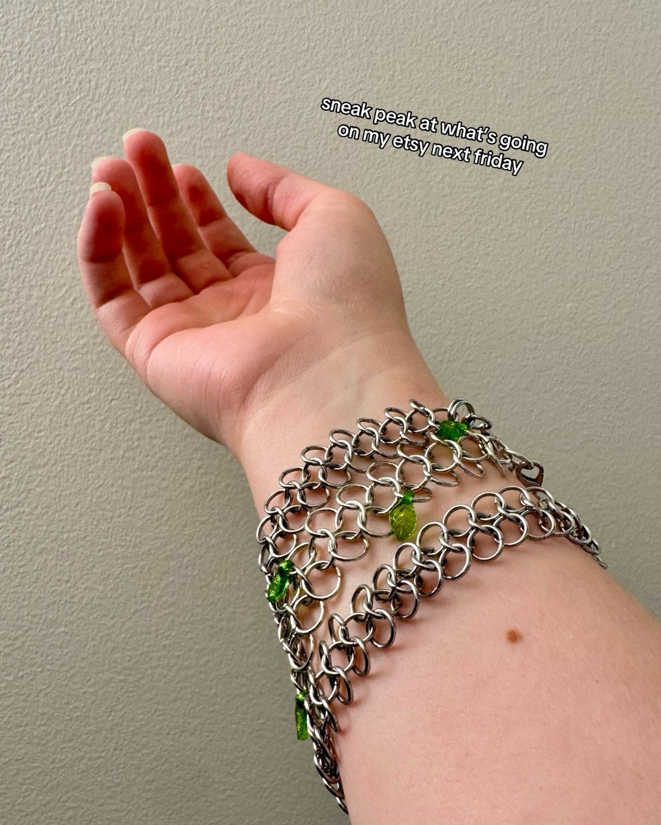thehiddenfidget's tweet photo. new fidget bracelets coming next Friday ☺️🧡 https://t.co/ubvGBI29Ut