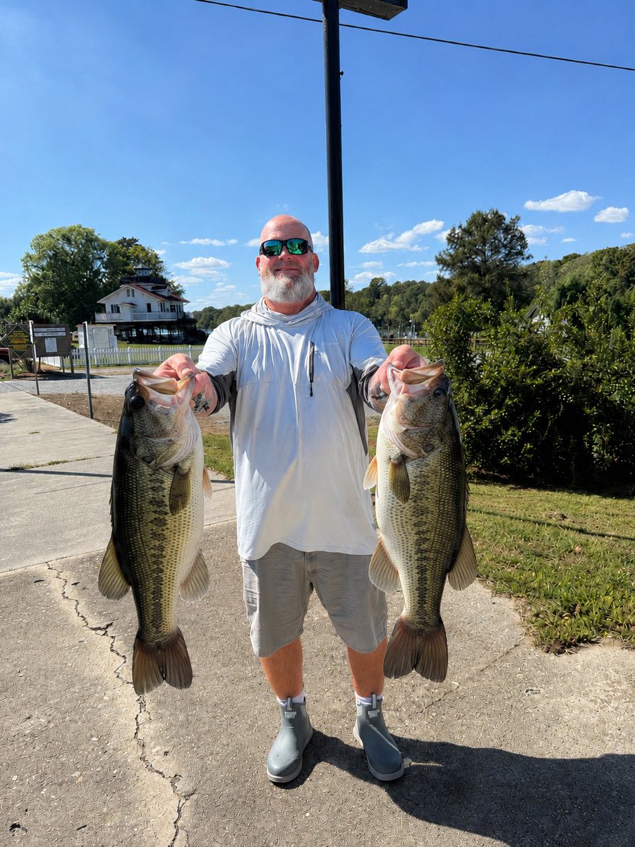 BigBassBill28's tweet photo. 2 tanks for sure 😎🤣 https://t.co/4CH6JkHWSz