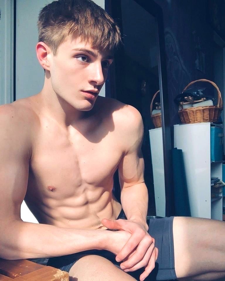 MediaBoys18SFW's tweet photo. #twink #cute #gay #boy
Cortesía de ➪ https://t.co/gwFKpmaRrj https://t.co/ewxjwJ5HjJ