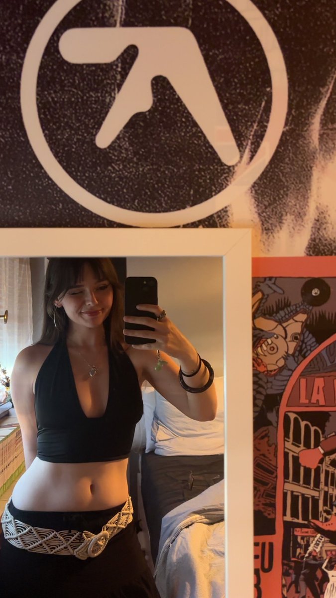 mimi tweet media