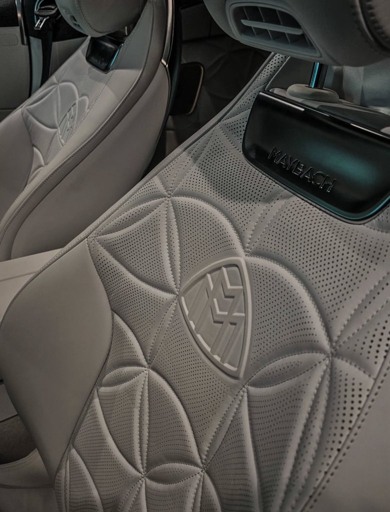 proxy63s's tweet photo. Luxury or nothing https://t.co/iyuFKsSKU8