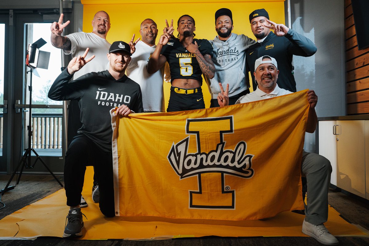 sha_Heem5's tweet photo. Had a great time on my visit with  @VandalFootball appreciate the hospitality &amp; love!! #Govandals✌️#AGTG https://t.co/wDR7oAC566
