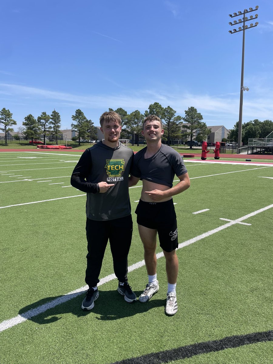 Gavin_scott33's tweet photo. Thank you, @RoyThompsonFB, @CoachB_Proc and @ATUFootball, for an incredible camp experience! I learned so much and I’m also so excited and thankful for the invite to the game!
#wearemustang #WinToday @RecruitMustang @CoachLeeBlank @Waleed_Gaines @doranj17 @coachmac_ https://t.co/MsnQaO9pIk