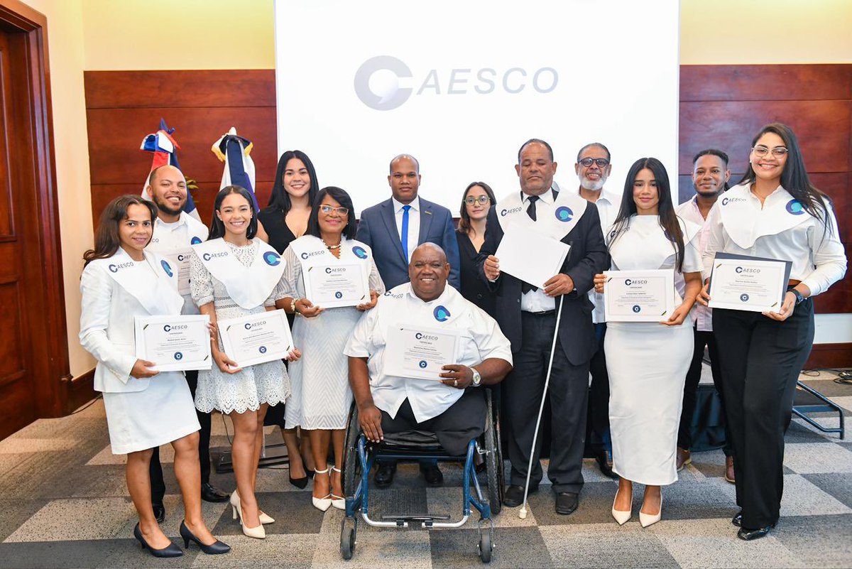 CAESCORD's tweet photo. Celebramos mucho más que una graduación. 🎓✨ 

Con orgullo reconocemos a los participantes que culminaron exitosamente el Diplomado en Innovación Social y Comunitaria, una experiencia de formación orientada a fortalecer el liderazgo y la participación ciudadana.

#CAESCO2026 https://t.co/Q5Pgl7CPrJ