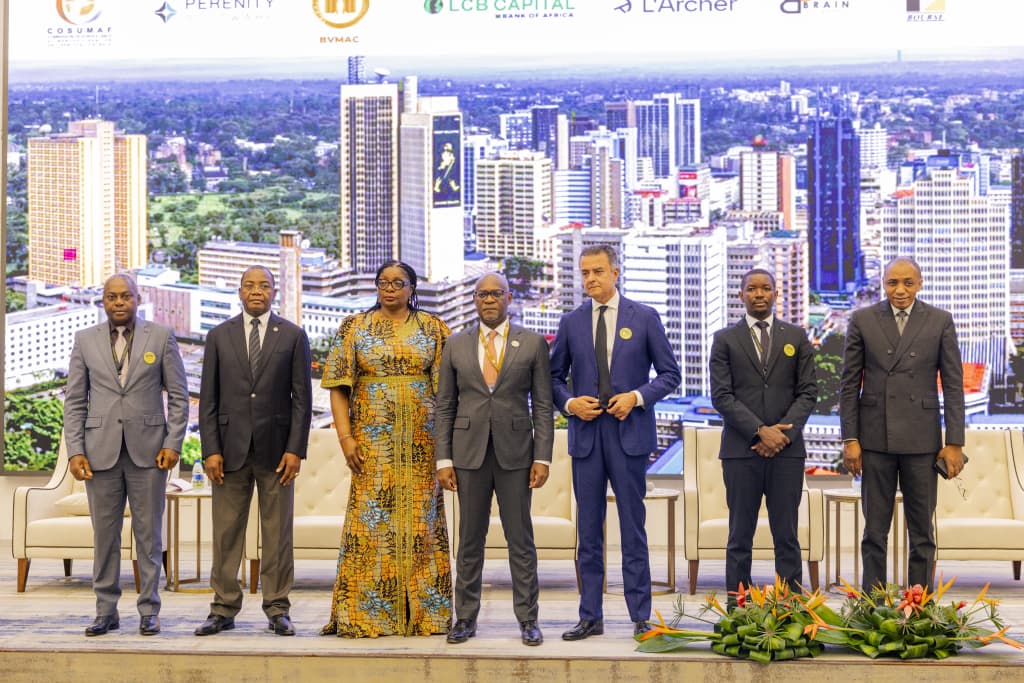 ARMC_BDI's tweet photo. 🗓️ Du 27 au 29 mai, le DG  de l’ARMC @ArseneMugenzi   a pris part à l’Africa Capital Market Forum 2026 à Brazzaville, représentant le marché des capitaux burundais et réaffirmant l’engagement du Burundi pour l’intégration financière africaine.

#Burundi #ARMC #CapitalMarket https://t.co/yQHA9Vti0a