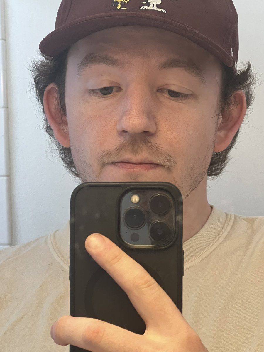 bens_bender's tweet photo. local man has no light behind those eyes https://t.co/gBg9rcUiC0