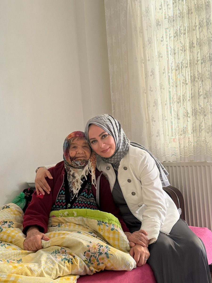 atasehirak1's tweet photo. Büyüklerimizin hayır duasını almak için bayramda yanlarındaydık.🌸 https://t.co/sde0mACmgo