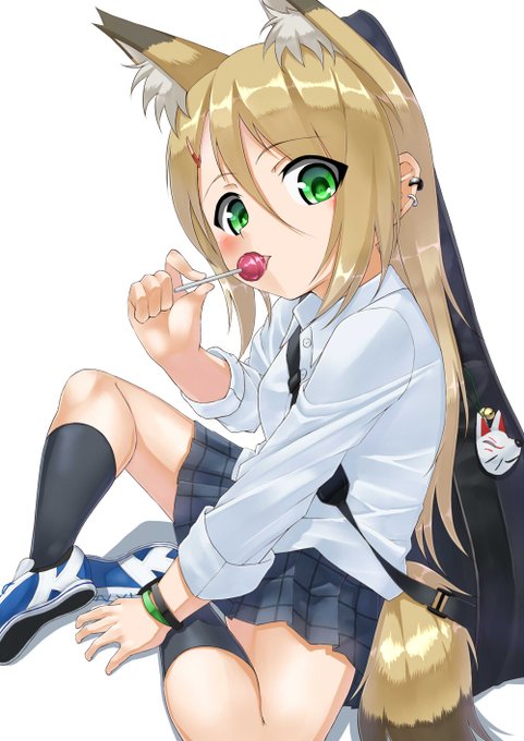 数日遅れだったけど5/29はみやこの誕生日でした🤘🦊←Before After→ 
かれこれもう6年描いてるのか...原稿で新しく描けなくてゴメンな...🥲 