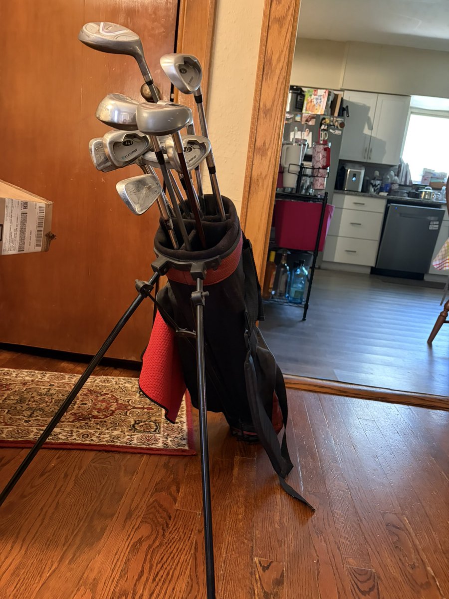 whatupkell's tweet photo. Anyone else own a full set of golf clubs but doesn’t know how to golf? 

Surely I can’t be the only one https://t.co/zYU9opIlOW