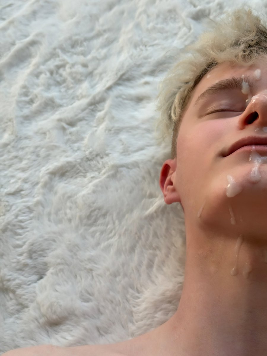 Nickvxvx's tweet photo. about last night 🥵💦💦

#hornyteen #germantwink #cumshot #fag #shirtless #chudai https://t.co/lMvoC2DfzS