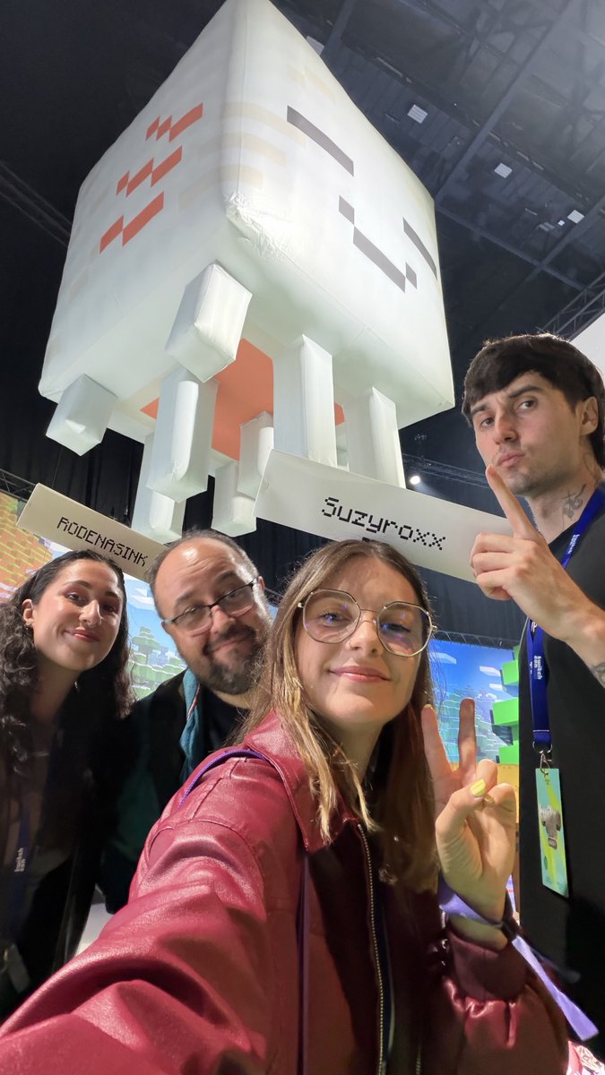 Suzyroxx tweet media