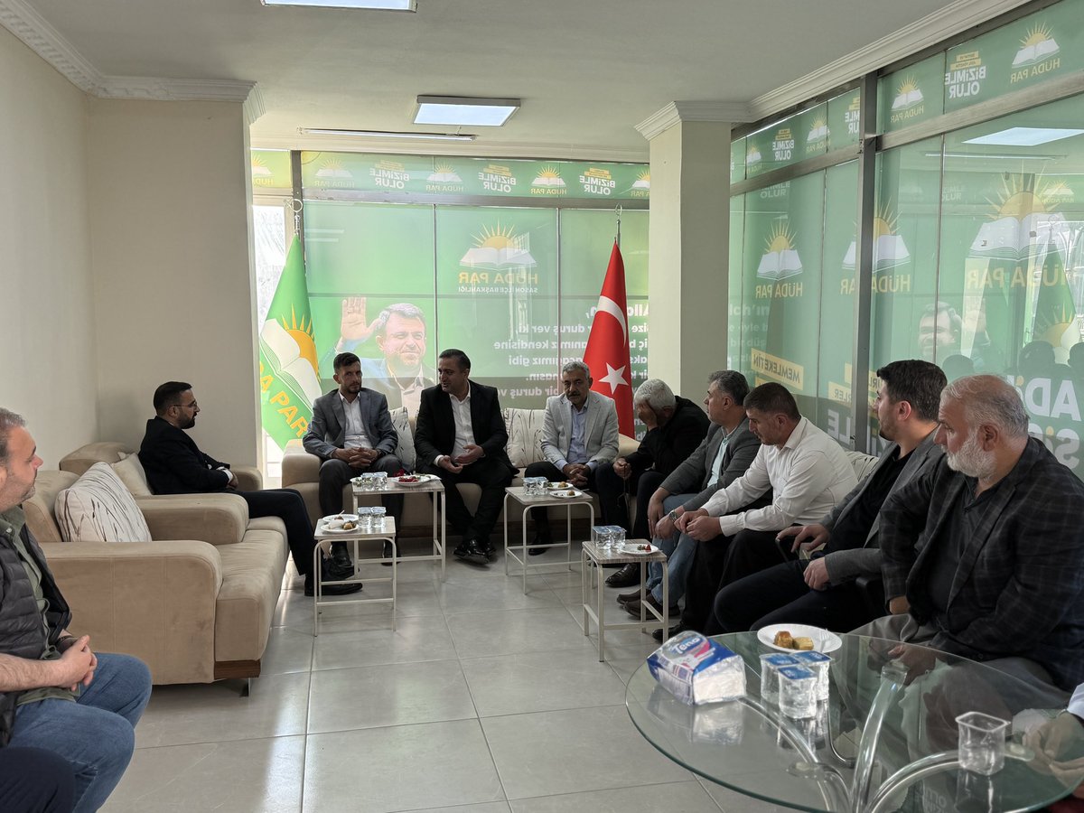 AvSerkanRamanli's tweet photo. İl Başkanımız Davut Şahin ile birlikte Sason İlçe Başkanlığımızın açılışını gerçekleştirip teşkilat mensuplarımızla bayramlaştık.

Samimi ve güzel bir atmosferde geçen programın hayırlara vesile olmasını diliyorum. https://t.co/P74kHvfBF1