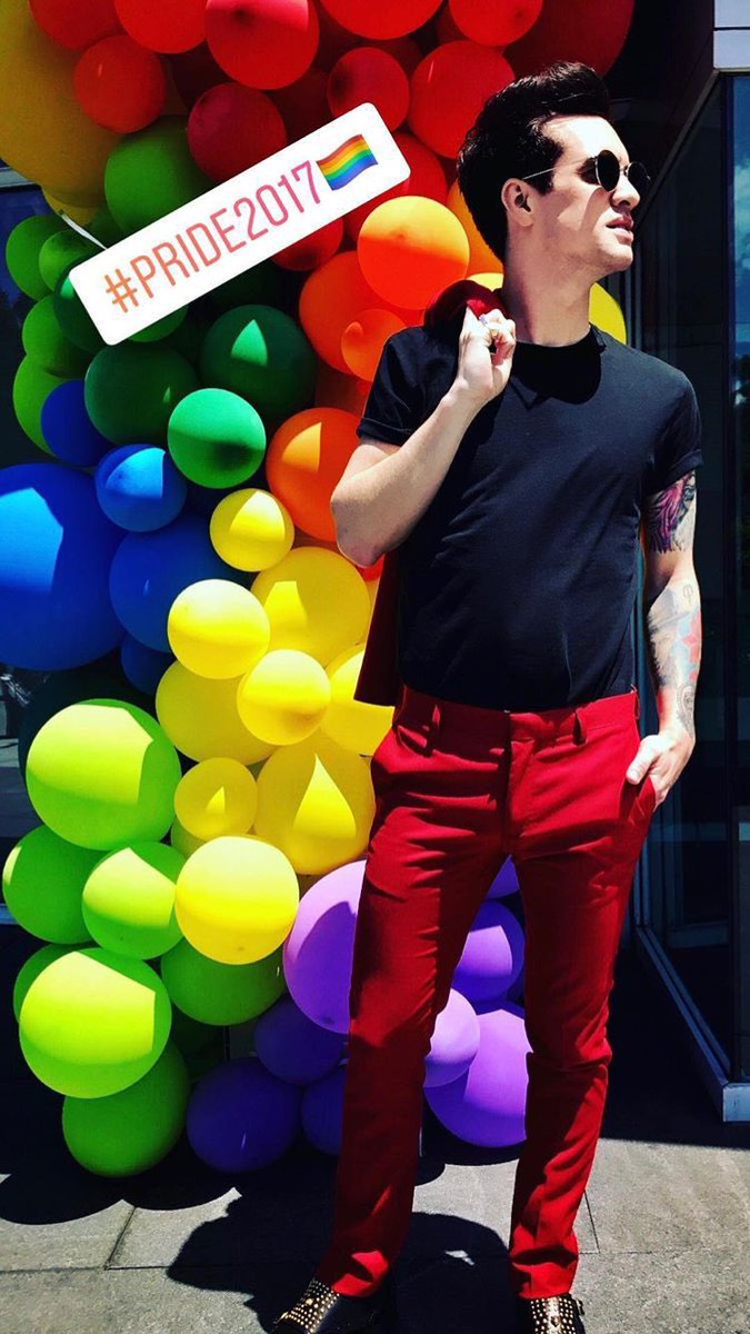 pulling_teethh's tweet photo. day 29: homofag pride🤗 https://t.co/20mq9BVYOj
