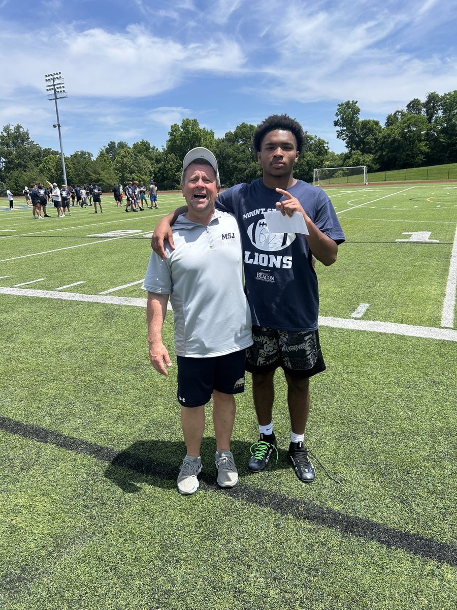 avery_conr79717's tweet photo. After a great camp, I’m blessed &amp; excited to announce my first offer from Mount st. Joseph University! 
@MSJ_FB @CoachWalker8383 @LippertScouting @PrepRedzoneKY @Gruelingtruth @TimRecognition @LMHSCoach_T @coachtmsj https://t.co/J96MdSOnKB