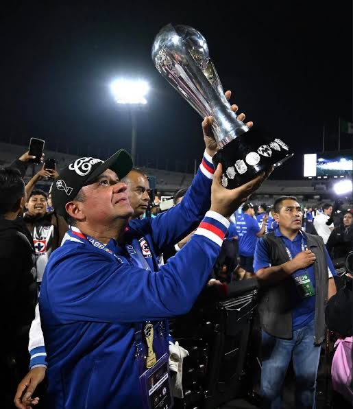 _NacionAzul's tweet photo. Ya solo le falta ganar la reelección de hoy para que sea la MEJOR SEMANA de su vida.

Anda con todo el Inge @Victor_VelRan 🔥 https://t.co/YTRaSfCpod