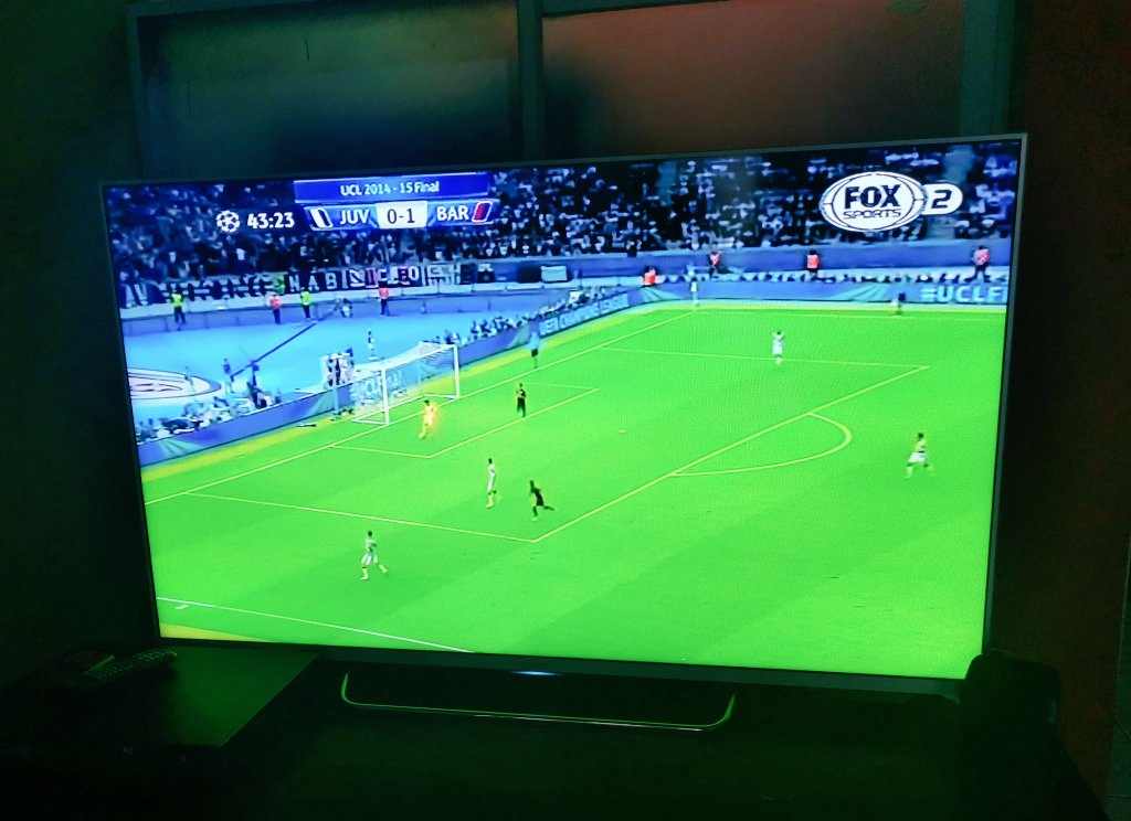 sixdoce's tweet photo. cooling break? haramball?? var??? de qué hablás amigo despertate que estan jugando la final la juve y el barca y ya arranca el segundo tiempo https://t.co/sxnlZ19u66
