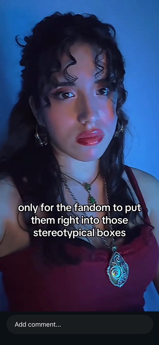 jacarandaaaas's tweet photo. when mirabel says how she doesn’t want to be defined by her lack of gift but the fandom makes up 400 reasons why she needs one and has to be magic🚶‍♀️ https://t.co/AzLM0FDKXR