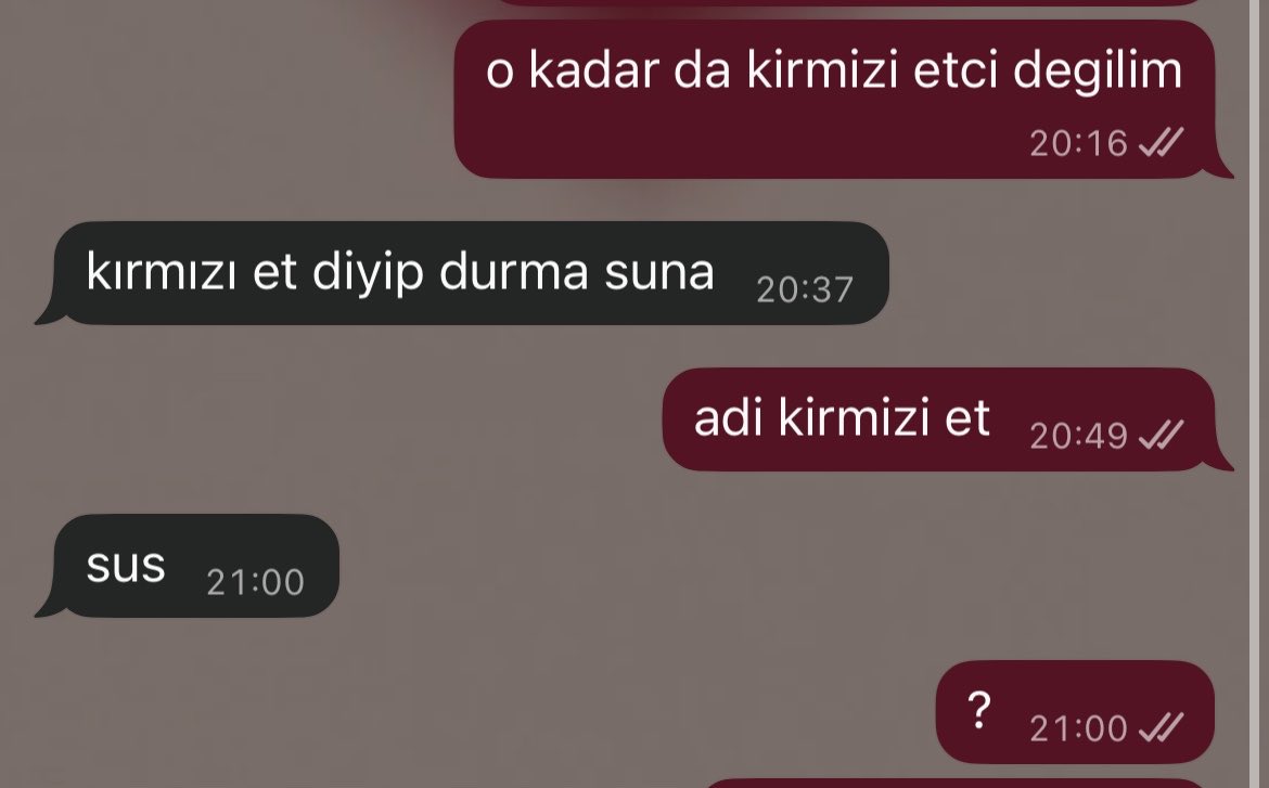 evpnourc's tweet photo. kirmizi etin et,beyaz etin tavuk diye adlandirilmasini dogru buldugu icin kirmizi et dememden rahatsiz oluyor? https://t.co/R7s5Llq1ee