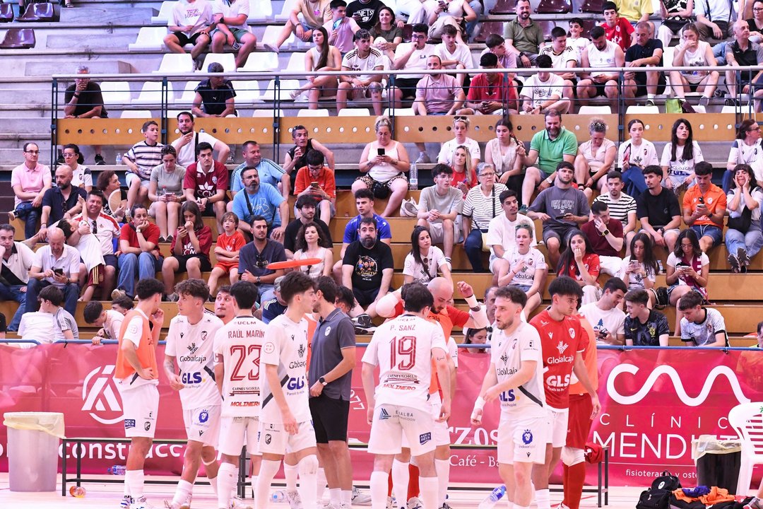 albaceteFSala's tweet photo. Simplemente, gracias 🤍

Os debemos una alegría y seguiremos trabajando para que sea más pronto que tarde.

¡Nos vemos la temporada que viene! 🦇 https://t.co/eipX01nPFt