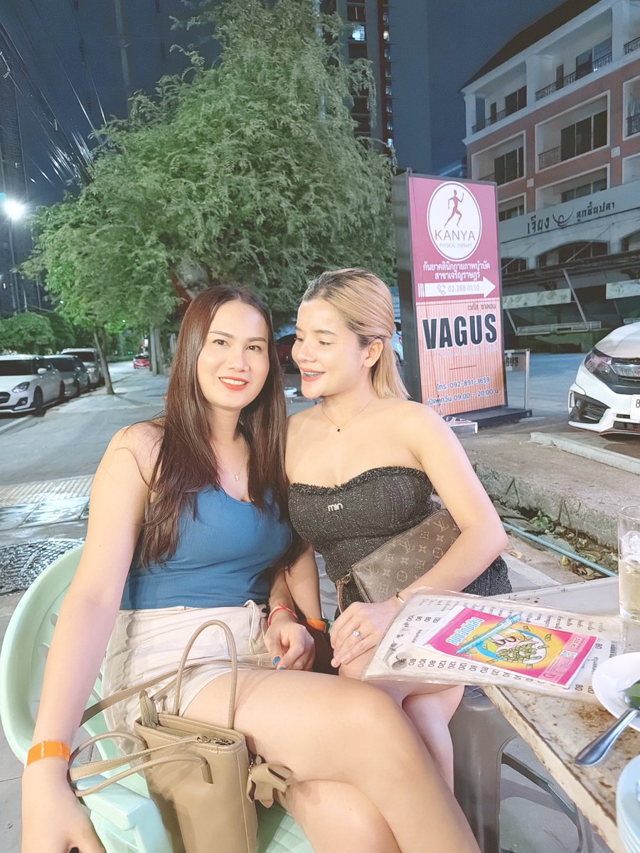 jaeng2504's tweet photo. วันนี้เรามากัน2คน กับเพื่อนสาว https://t.co/W5OzwVbUvW