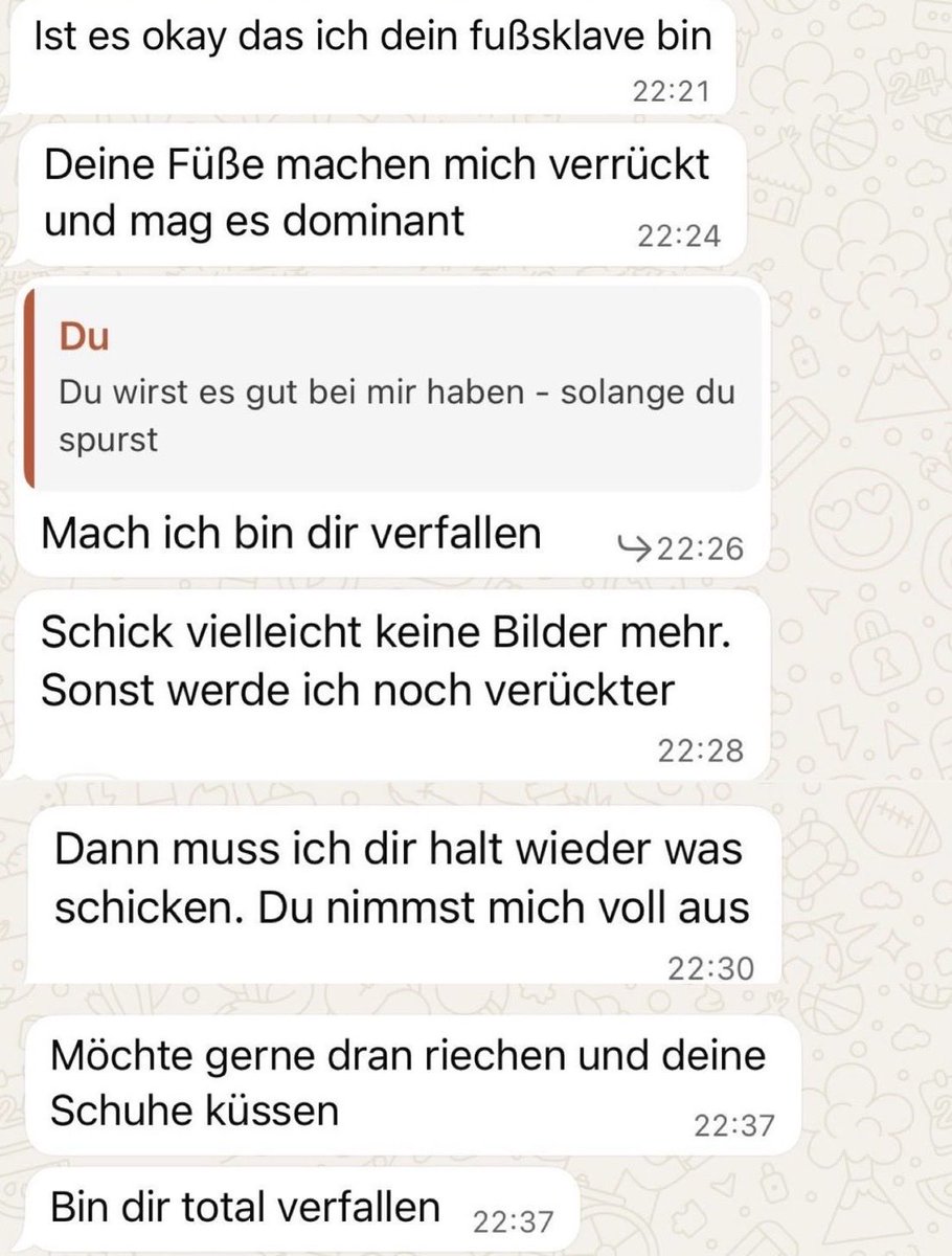 DeborahSmith_08's tweet photo. Schick vielleicht keine Bilder mehr…‘
und fünf Minuten später bettelst du schon wieder darum.
Immer dieselbe Schwäche. 👠

 #PayPig #GoodBoy https://t.co/gw9gYUtm41