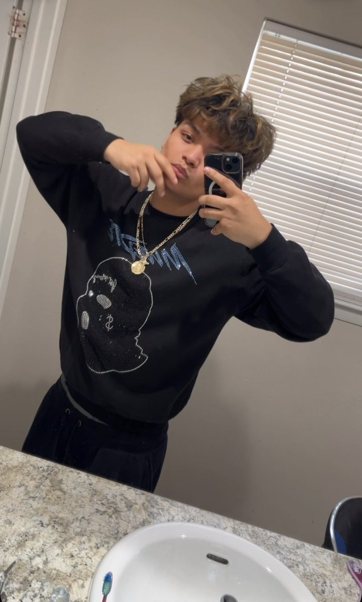txx_daniel's tweet photo. Who what’s to help me out 
#edger #latino #dick #biddick #BMC #print #teen https://t.co/iggQ0gPAtZ