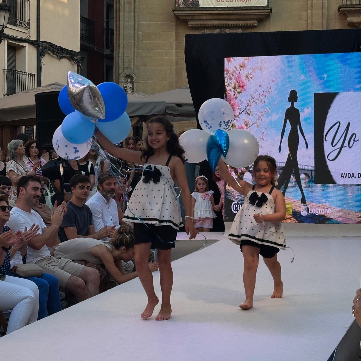 LogroPComercio's tweet photo. ✨ La moda infantil toma la pasarela con #yochloemoda. Prendas cómodas, actuales y llenas de estilo para los más pequeños. https://t.co/oD1MdnJMAm