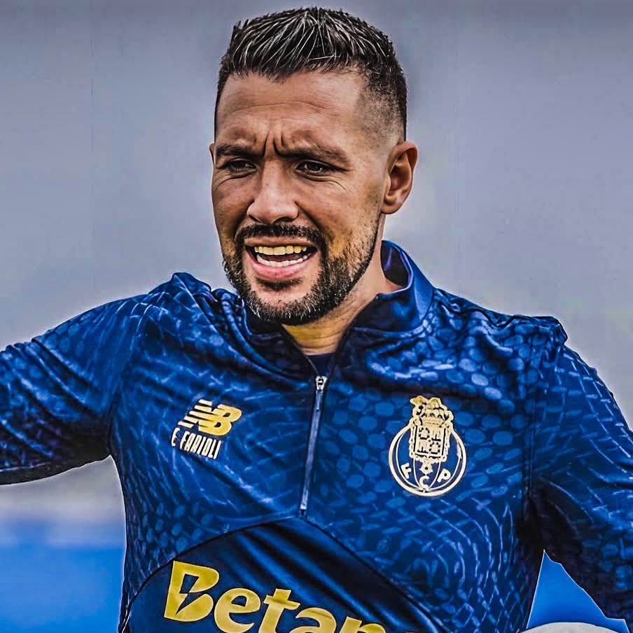 eurofootcom's tweet photo. 🇮🇹📊 Porto manager Francesco Farioli: "Metrics like total distance, high-speed running and sprint distance have been very reliable indicators for us throughout the season. In almost all matches we managed to outperform our opponents in these areas, and that gave us important confirmation about the effectiveness of our physical planning and workload management." (Guardian)