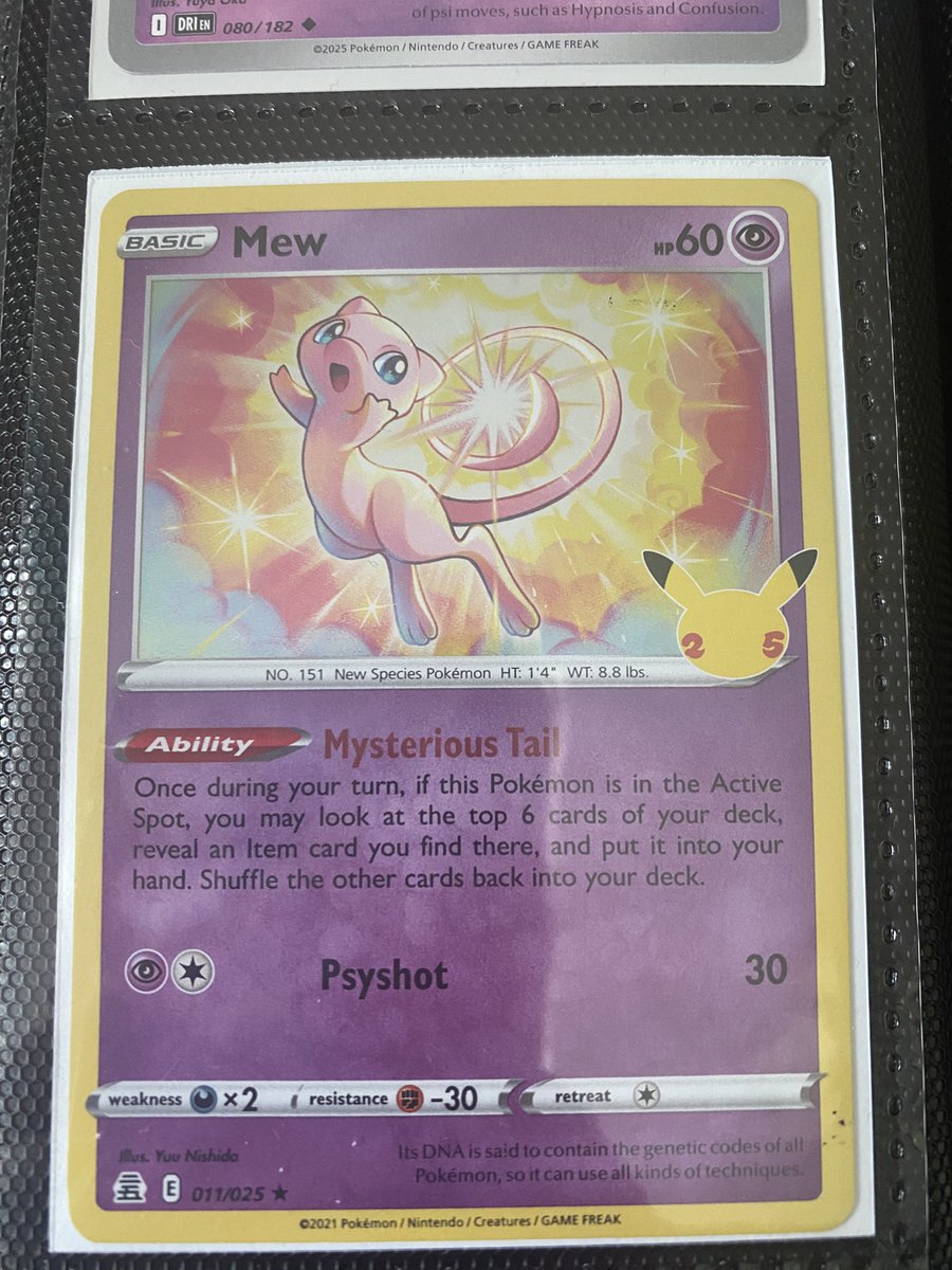 taesjinnn's tweet photo. @OaklabsAlerts definitely my favourite card in my collection!! <3 https://t.co/fRS4KHdkcw