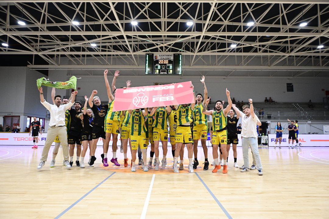 JaenFSbasket's tweet photo. 🤔 𝐏𝐨𝐧𝐠𝐚𝐧 𝐭𝐢́𝐭𝐮𝐥𝐨 a estas imágenes

#SomosJaén💛 https://t.co/Gd1bdljtcW