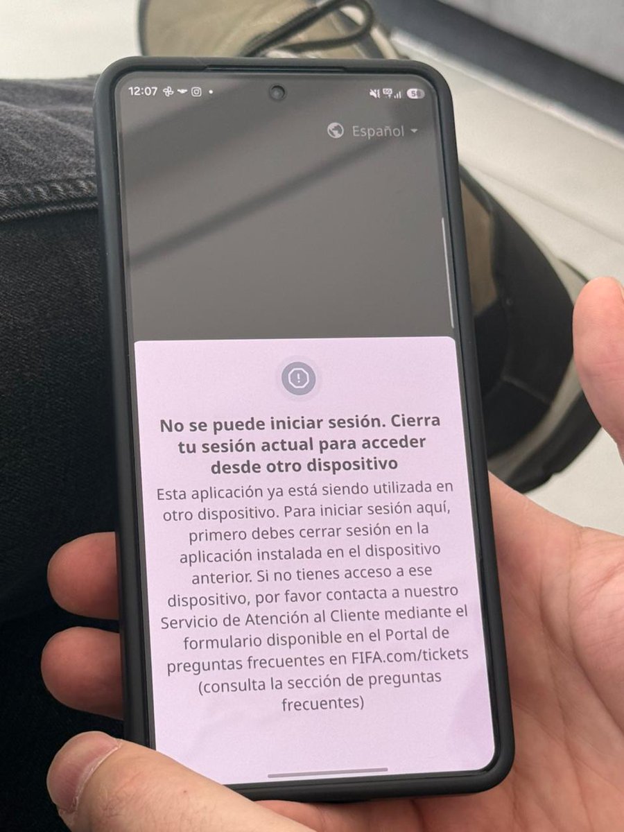 NoWayJoseMi's tweet photo. @fifaworldcup_es @fifacom_es @FIFAcom @FIFAWorldCup nadie me responde los correos de soporte para ingresar a mi cuenta y estoy desesperado porque faltan 12 días para la inauguración y no puedo ver mis boletos. AYUDA! https://t.co/1TF6CG1x8H