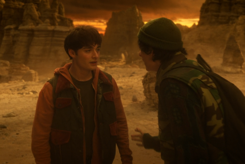 cloudmisser's tweet photo. no matter how hard the showrunners tried to twist the narrative here, mike still reached for will and touched him to offer comfort and reassurance because this is what mike would do without hesitation (and trying to cut it out means that they don't know mike at all) https://t.co/Am3OQ0YPLs