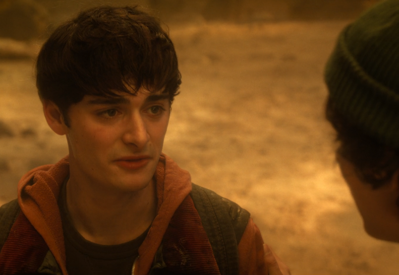 cloudmisser's tweet photo. no matter how hard the showrunners tried to twist the narrative here, mike still reached for will and touched him to offer comfort and reassurance because this is what mike would do without hesitation (and trying to cut it out means that they don't know mike at all) https://t.co/Am3OQ0YPLs