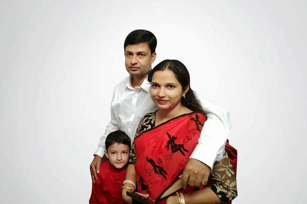 HariomKumarGu17's tweet photo. @RahulGandhi This innocent family was murdered by TMC goons simply because they supported the BJP. When hundreds of BJP supporters were murdered, democracy wasn't in danger, but now you're shouting that democracy is in danger... https://t.co/DeqcROuuCy