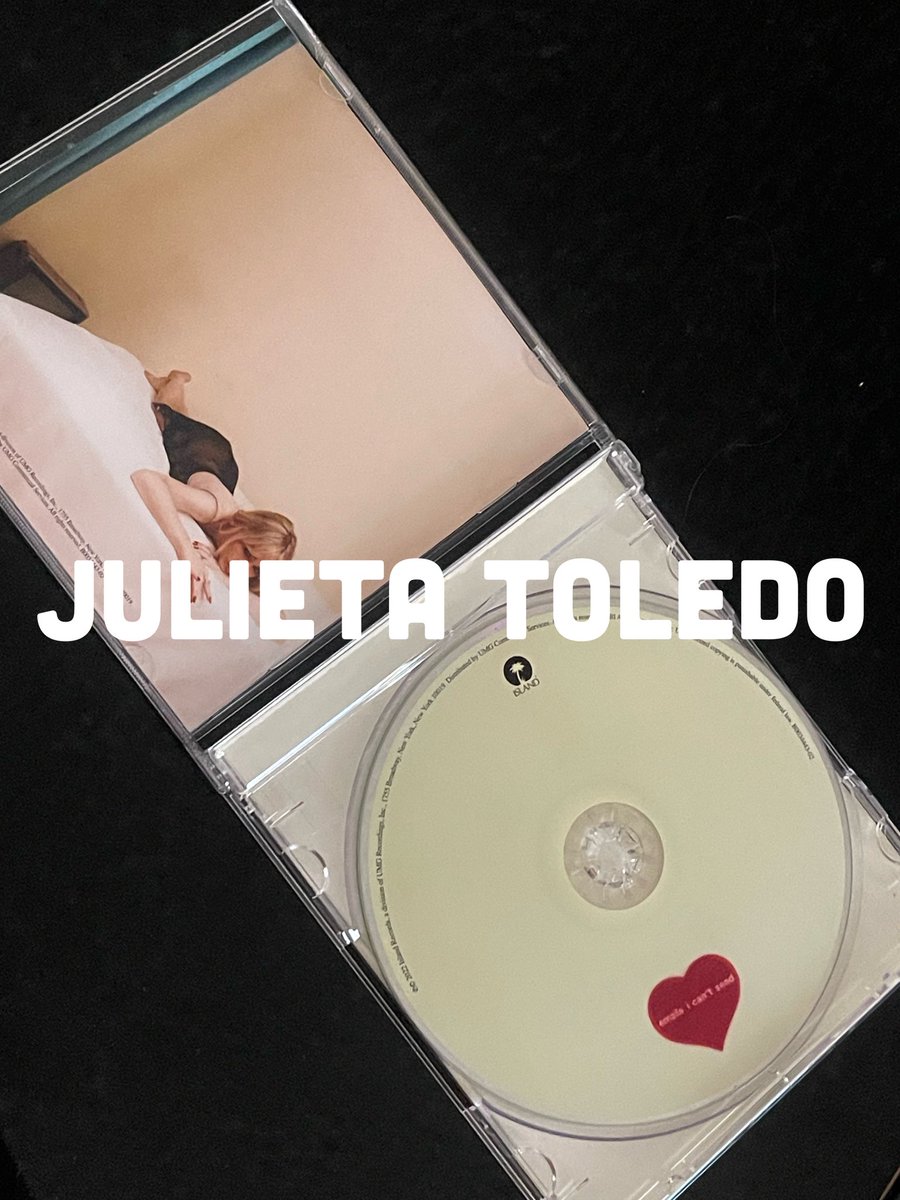 JulietaToledoT9's tweet photo. Hola🩷 estoy vendiendo este disco autografiado de Sabrina Carpenter✨ no sé si a alguien le interese 
Me pueden mandar mensaje☺️
#sabrinacarpenter #discofirmado #emailsicantsend https://t.co/wxuepJE8Uw