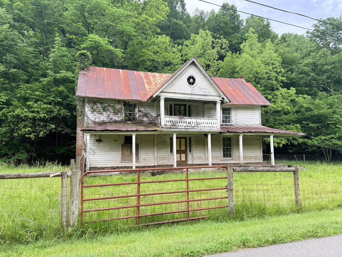 RevBradScott's tweet photo. Tazewell County, VA.  Soul cleansing drive https://t.co/cqCUgJudP3