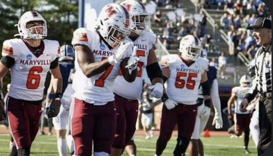 Lane_Train_58's tweet photo. After a camp with @MCScots. I had a great conversation with @QBCoachFox &amp; @CoachMacMCScots and I’m blessed to receive an offer from Maryville College! 

@alcoafootball @briannixalcoa @FightingScot61 @2HYPEsports https://t.co/Po6vpTipmy