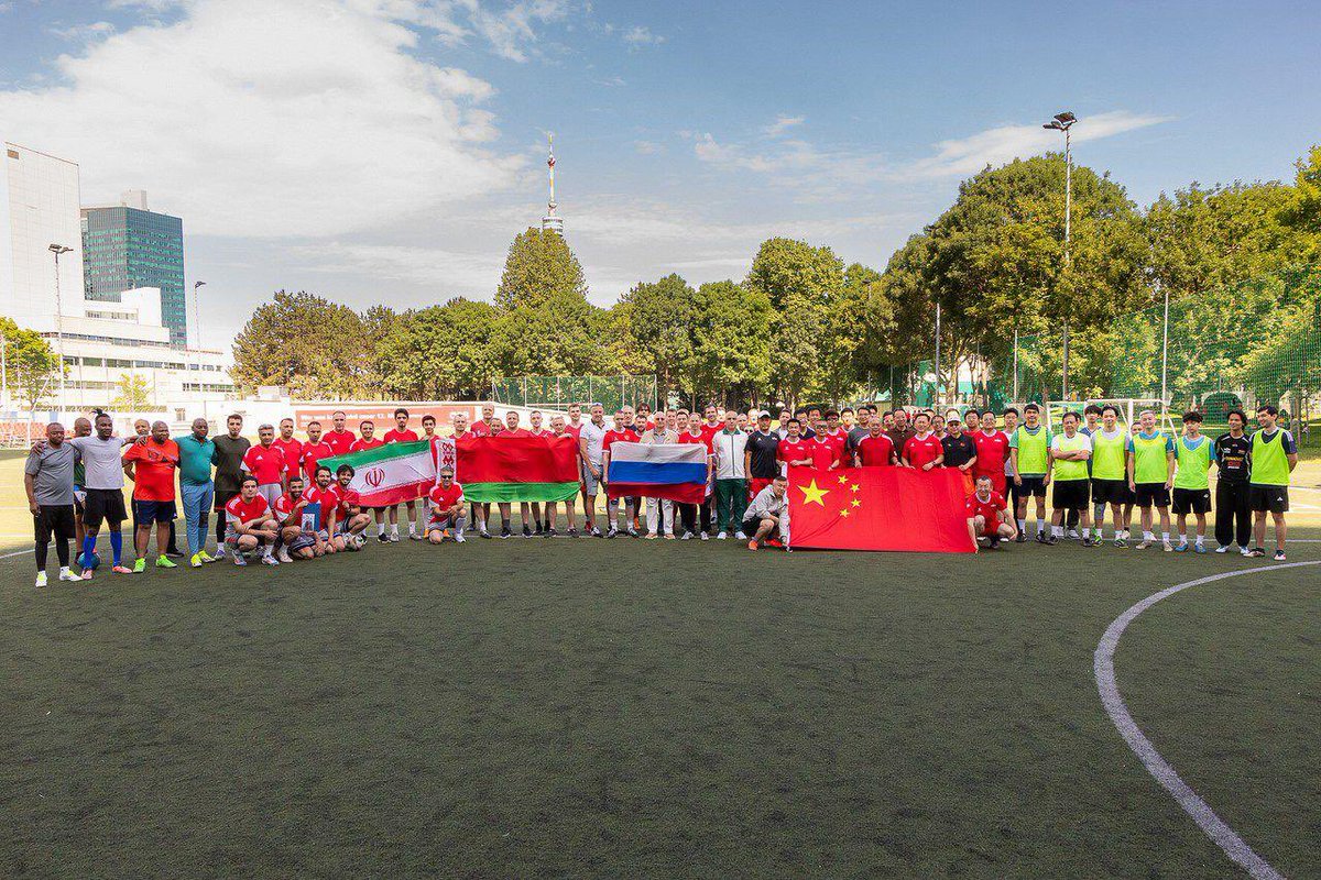 RusBotWien's tweet photo. ⚽️ Am 30. Mai fand auf Initiative der Botschaft das internationale Fußballturnier des Wiener Diplomatischen Korps um den Freundschaftspokal statt, das dem Weltfußballtag gewidmet war (jährlich am 25. Mai begangen). https://t.co/rFJqVP7EUG