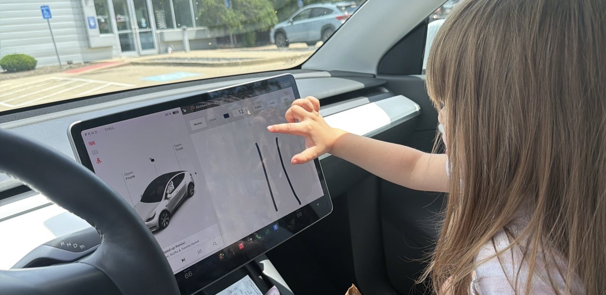allymariexo0's tweet photo. Kids love Tesla🫶 https://t.co/gV1uzy08mJ